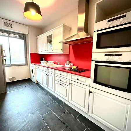 Champs Elysees דירה *