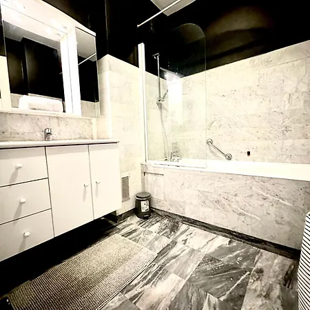 Апартаменты Champs Elysees Париж